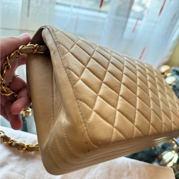 Chanel Vintage Flap in Beige - Picture 7 of 12